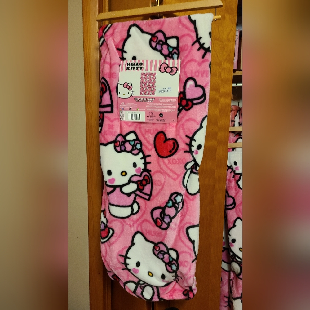 Hello kitty viral pink vday very sweet treats throw blanket